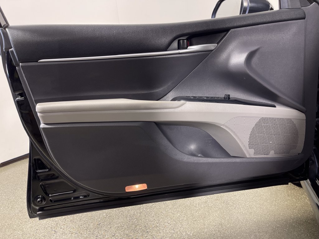 Certified 2019 Toyota Camry SE FWD image 17