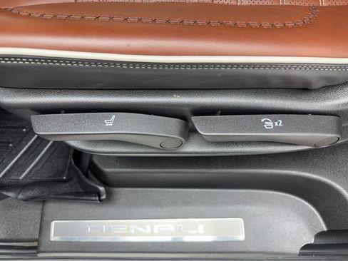 Used 2023 GMC Yukon XL Denali Ultimate image 51