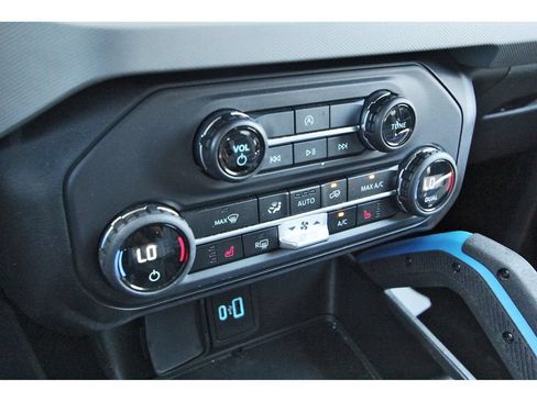 Certified 2023 Ford Bronco Black Diamond AWD/4WD image 23