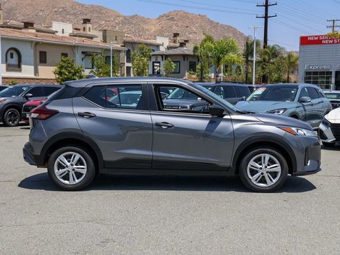 Used 2024 Nissan Kicks S FWD image 3