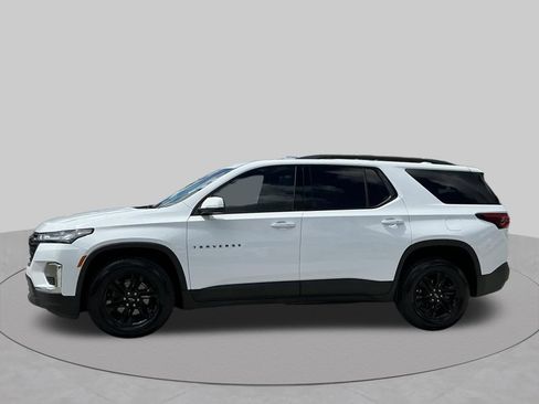Used 2023 Chevrolet Traverse LT FWD image 3