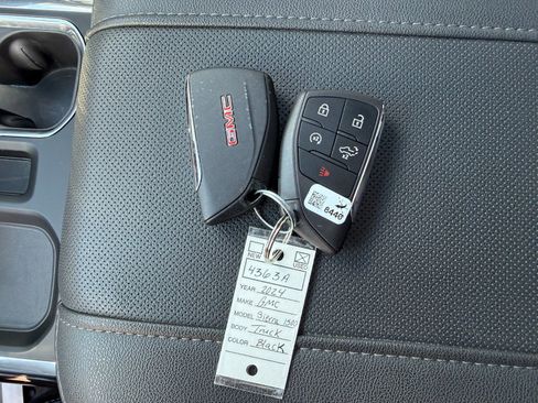 Used 2024 GMC Sierra 1500 SLT w/ SLT Premium Plus Package image 41
