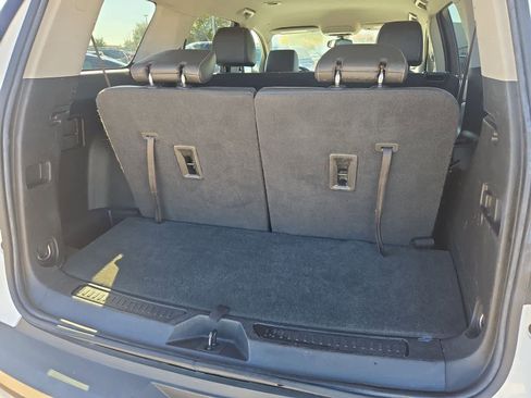 Used 2023 GMC Acadia SLT image 33