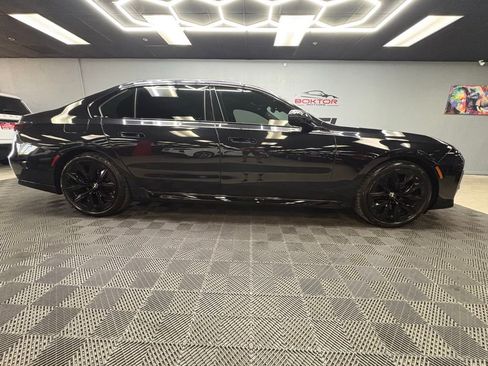 Used 2025 BMW 740i w/ Premium Package RWD image 15