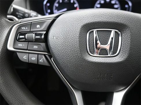 Used 2018 Honda Accord EX image 26