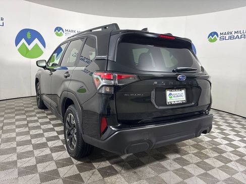 Used 2025 Subaru Forester Premium AWD/4WD image 4