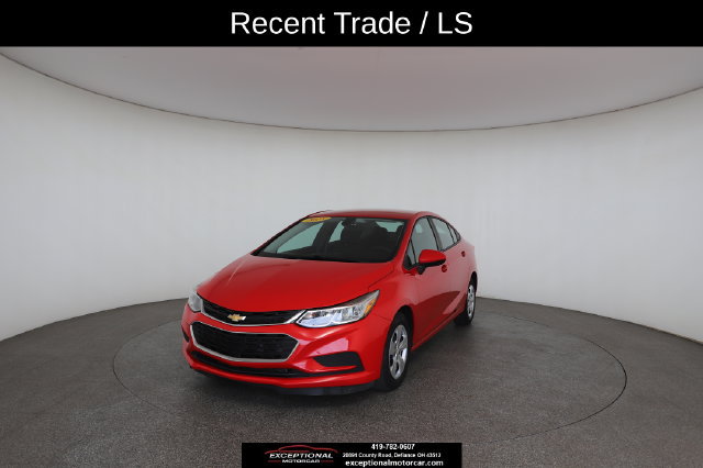 Used 2018 Chevrolet Cruze LS FWD image 1