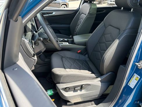 New 2026 Volkswagen Atlas Cross Sport SE FWD image 17