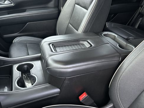 Used 2023 GMC Yukon SLT image 17