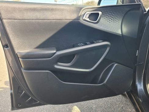 Used 2021 Kia Soul S image 16