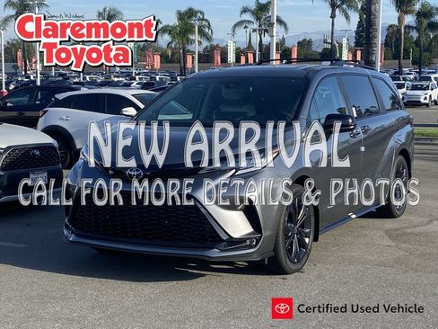 Certified 2026 Toyota Sienna XSE FWD image 1