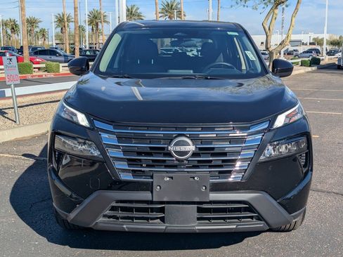 Certified 2025 Nissan Rogue SV image 9