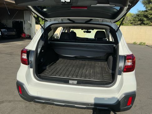 Used 2018 Subaru Outback 2.5i Limited AWD/4WD image 26