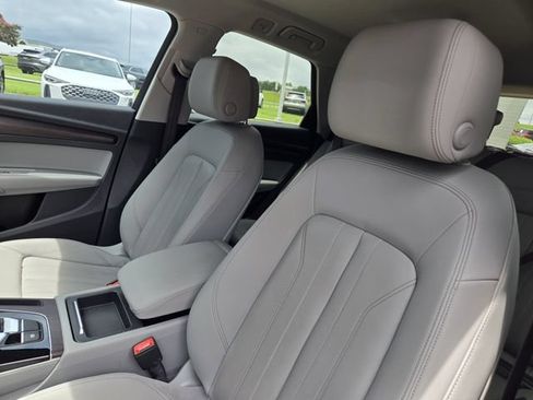 Used 2022 Audi Q5 2.0T Premium w/ Convenience Package AWD/4WD image 10