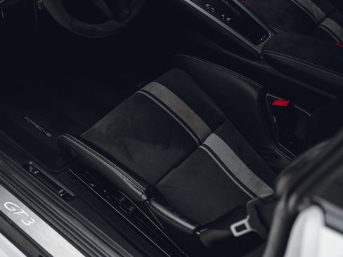 Used 2018 Porsche 911 GT3 RWD image 33