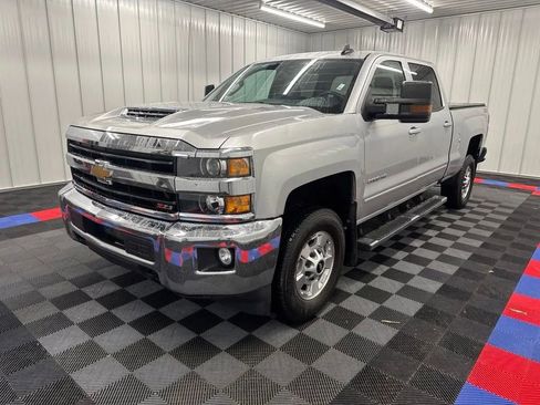 Used 2019 Chevrolet Silverado 2500 LT w/ LT Convenience Package AWD/4WD image 7