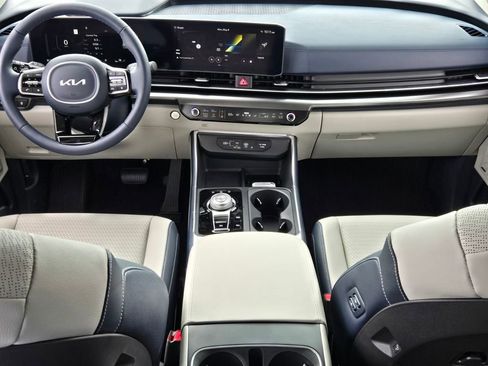 New 2026 Kia Carnival SX Prestige FWD image 9
