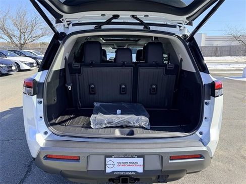 New 2026 Nissan Pathfinder Platinum w/ Cargo Package image 12