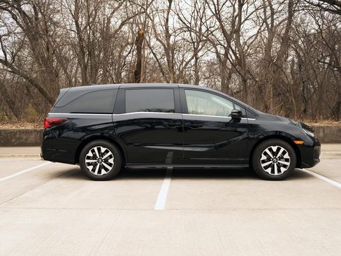 Certified 2025 Honda Odyssey EX-L image 10
