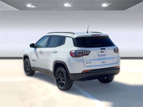New 2026 Jeep Compass Latitude image 3