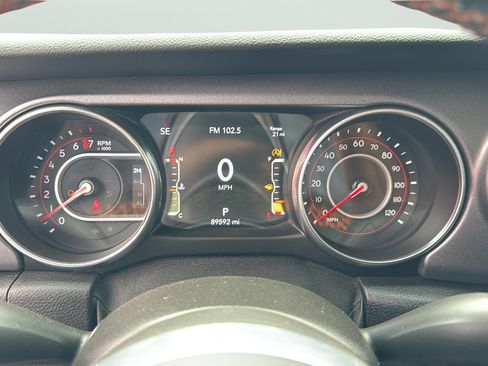 Used 2021 Jeep Gladiator Mojave AWD/4WD image 29