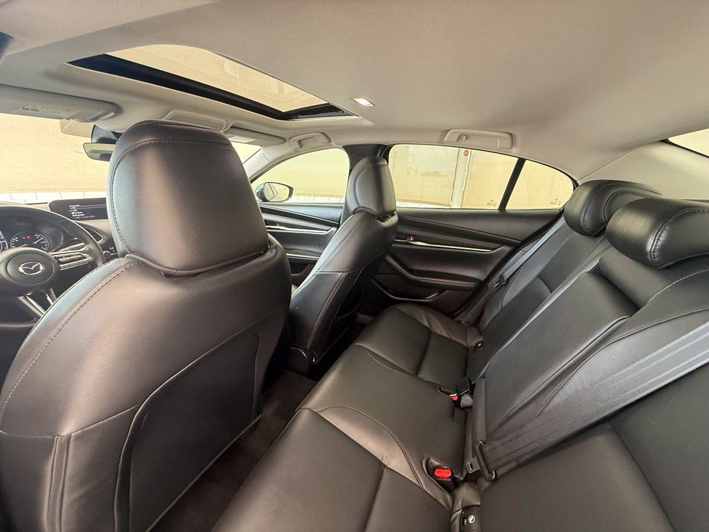 Used 2023 MAZDA MAZDA3 s FWD image 19