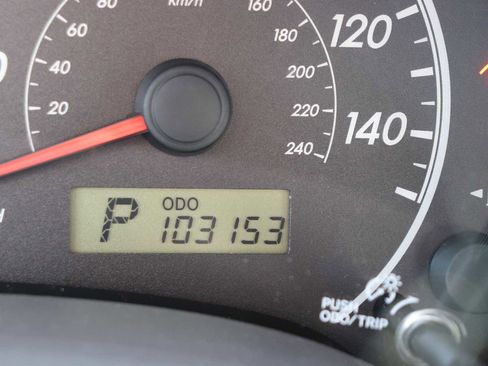 Used 2010 Toyota Corolla LE image 11