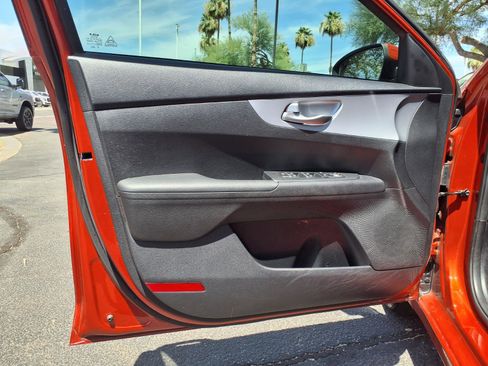 Used 2022 Kia Forte LXS FWD image 18