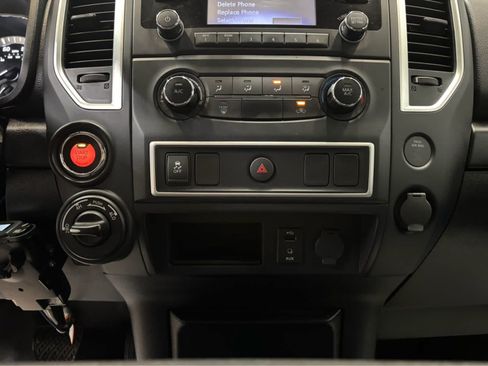 Used 2017 Nissan Titan S AWD/4WD image 19