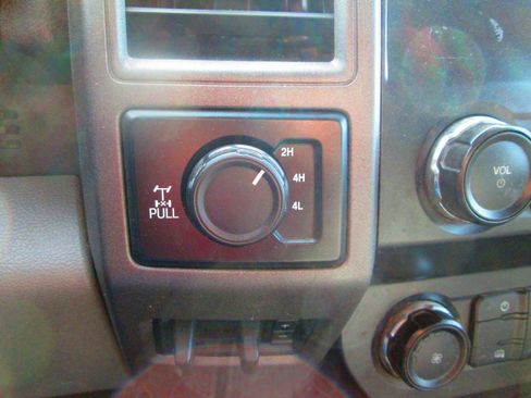 Used 2019 Ford F250 XL w/ Power Equipment Group AWD/4WD image 17
