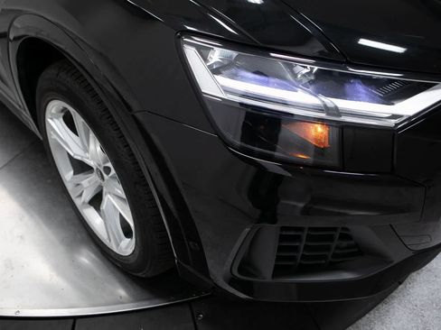 Used 2022 Audi Q8 Premium Plus image 12