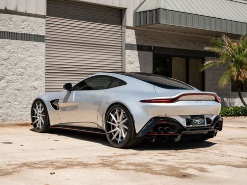 Used 2019 Aston Martin V8 Vantage Coupe RWD image 5