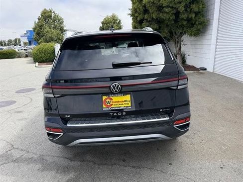 New 2025 Volkswagen Taos SE image 5