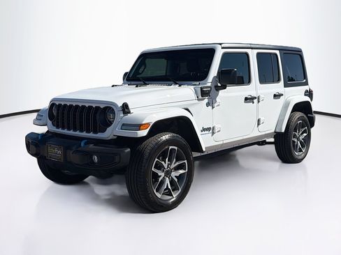 Used 2024 Jeep Wrangler Unlimited w/ Convenience Group AWD/4WD image 3