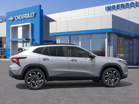 New 2026 Chevrolet Trax RS w/ Sunroof Package FWD image 5