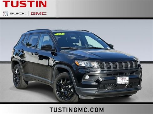Used 2023 Jeep Compass Altitude image 1