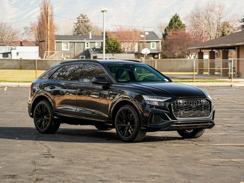 Used 2021 Audi Q8 Premium Plus w/ Premium Plus Package image 3
