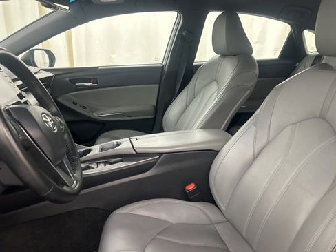 Used 2021 Toyota Avalon XLE image 9