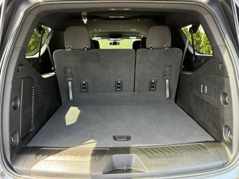 Used 2022 Chevrolet Suburban LS w/ Driver Alert Package image 12