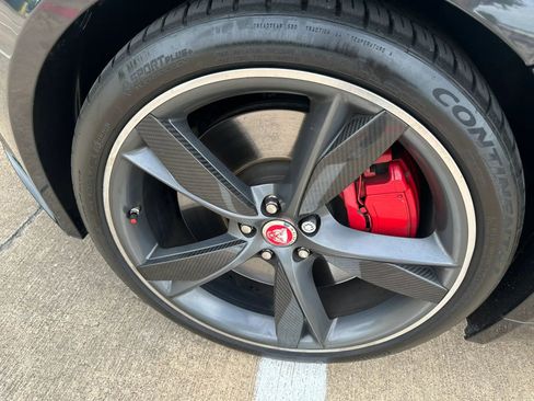 Used 2015 Jaguar F-TYPE R RWD image 3