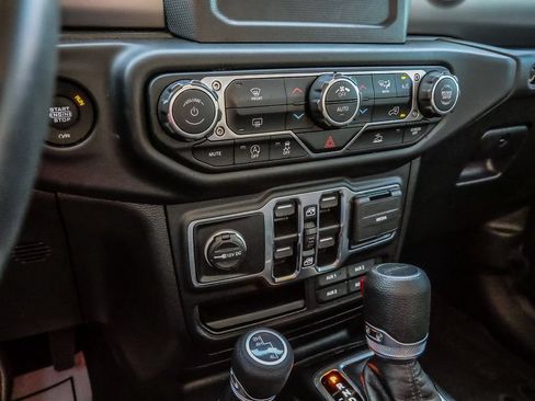 Used 2022 Jeep Gladiator Sport AWD/4WD image 34
