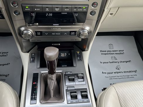Used 2018 Lexus GX 460 Luxury w/ Preferred Accessory Package image 30