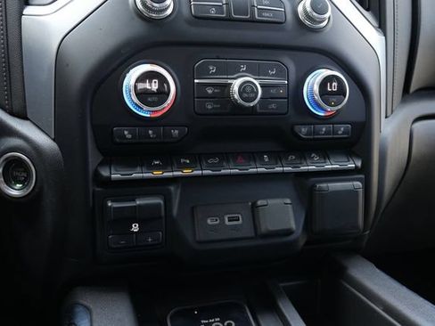Used 2022 GMC Sierra 1500 SLT AWD/4WD image 16