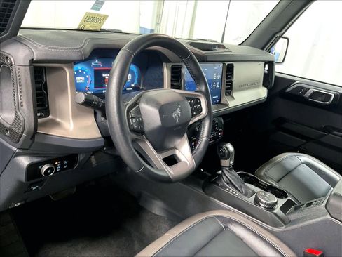 Used 2025 Ford Bronco Outer Banks image 8