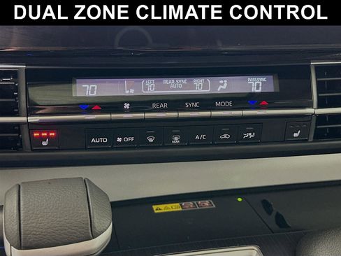 Used 2025 Toyota Sienna XLE w/ XLE Plus Package image 9