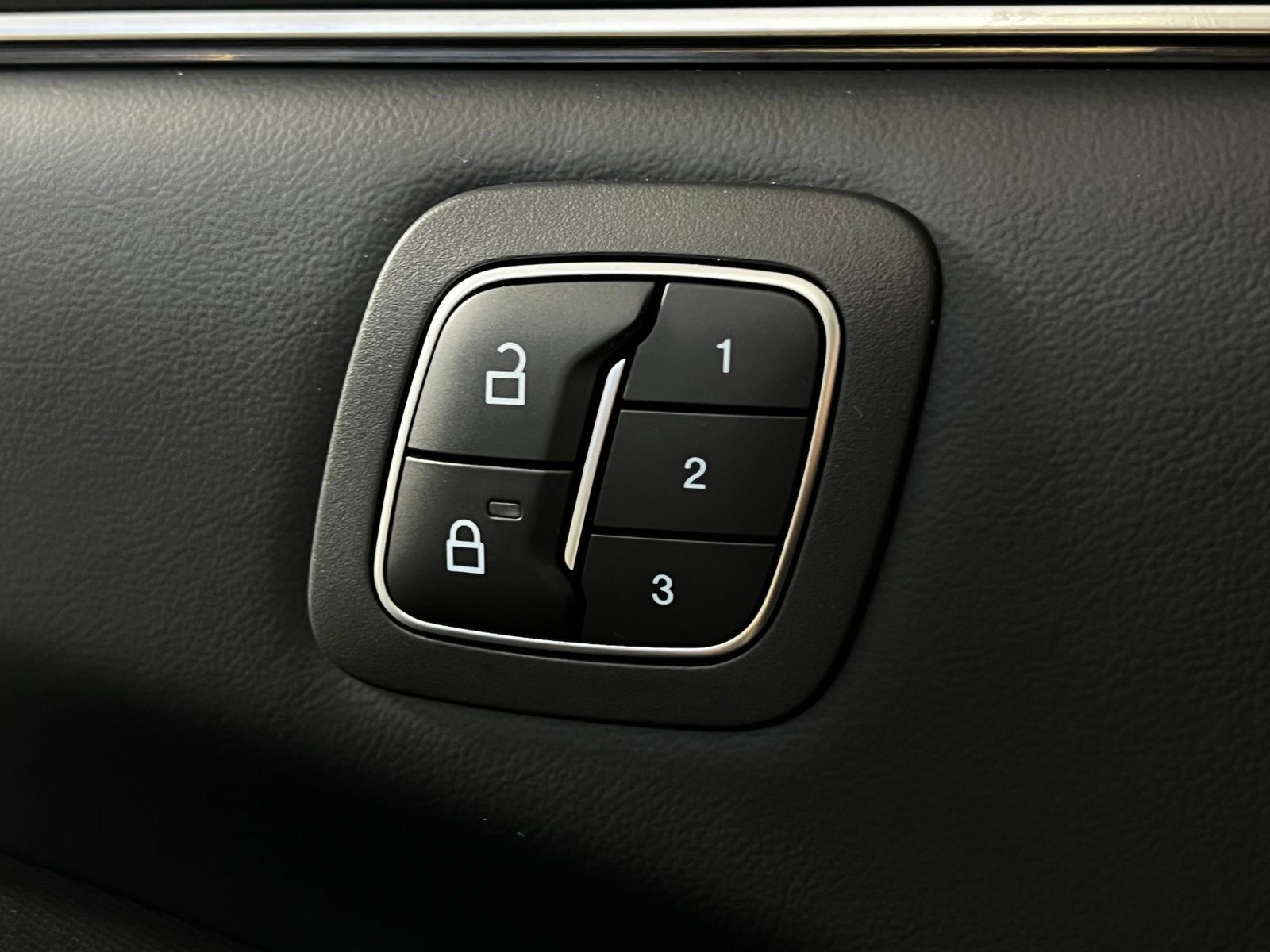 Used 2025 Ford Mustang Mach-E Premium RWD image 13