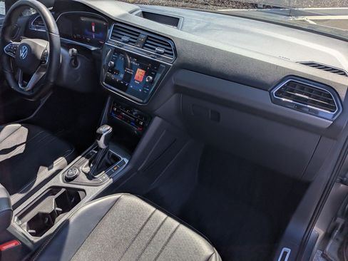 Used 2024 Volkswagen Tiguan SE R-Line AWD/4WD image 32