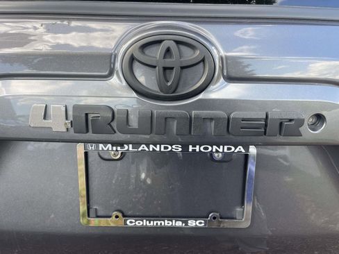Used 2019 Toyota 4Runner SR5 AWD/4WD image 30