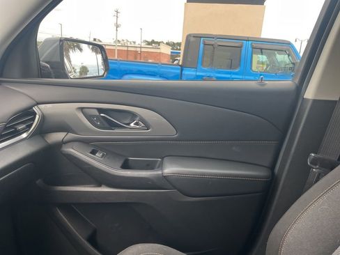 Used 2019 Chevrolet Traverse LT image 4