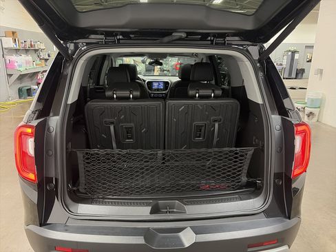 Used 2023 GMC Acadia SLT w/ Technology Package image 33